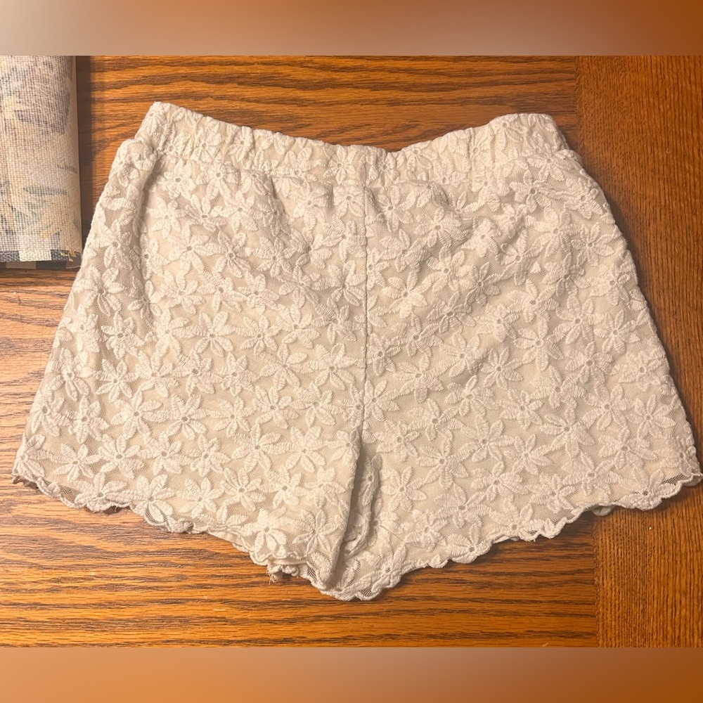 White Shorts - Picture 4 of 5